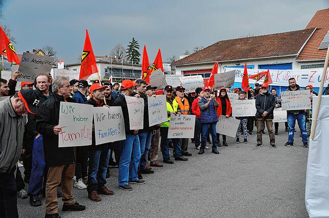 Am Samstag den 13.4.2019 fand auf dem Fabrikgelände der Firma Lauffenmühle in Lauchringen eine Kundgebung mit rund 800 Teilnehmern ...