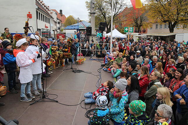 Bild 18: Viel los am Kilbigmontag in Bräunlingen