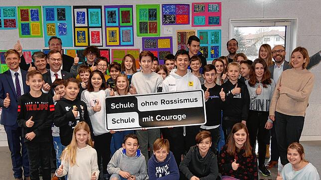 Die Peter-Thumb-Schule hat sich für die Aufnahme in das Netzwerk "Schule ohne Rassismius" qualifiziert. Darüber freuen sich die ...