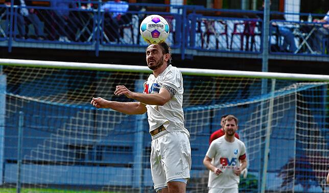 Reaktiviert: Julian Göbel mischte erstmals in dieser Saison beim FC Erzingen mit. Er belebte das Offensivspiel, konnte aber das 1:4 ...