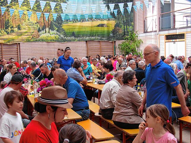 Das Rengetsweiler Waldfest findet am Samstag, 10. und Sonntag, 11. Mai, in und um die Randenhalle in Rengtsweiler bei Meßkirch statt.