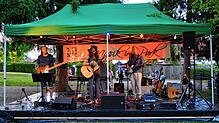 Das Schweizer Trio Sonix liefert mit lyrischem Folk-Pop ein beeindruckendes Konzert.