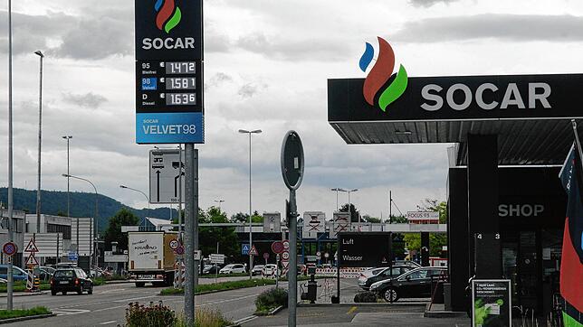 An der Socar-Tankstelle am Grenzübergang Thayngen/Bietingen kostet der Liter Super am 6. Juli gegen 15 Uhr 1,47 Euro.