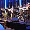 Eine mitreißende Geburtstagsshow bieten die Musiker der Alläfänzigä anlässlich des 20-jährigen Bestehens der Gruppe am Samstagabend in ...
