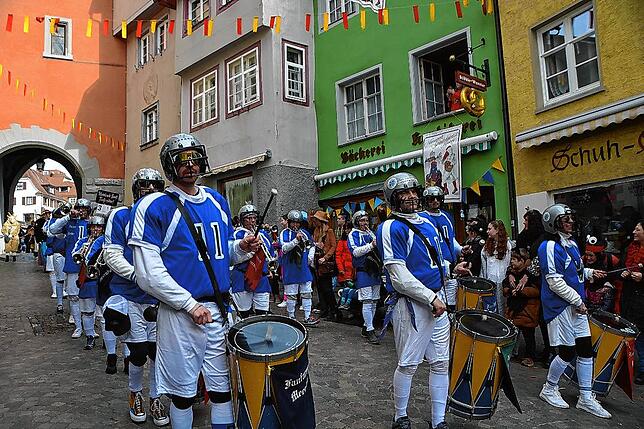 Bild 1: Bilder vom Narrenbaumstellen in Meersburg