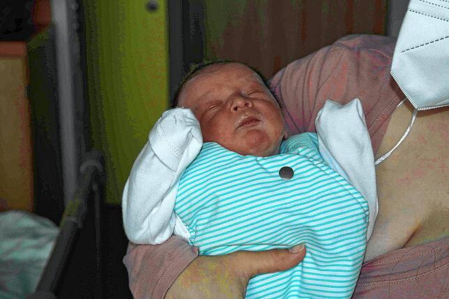 3130 Gramm brachte der kleine Mert, der 51 Zentimeter misst, auf die Waage, als er am 1. Januar 2022 geboren war.