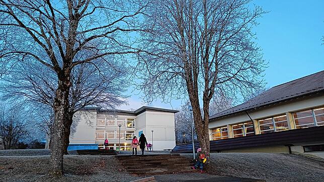 In Tengen gibt es eine neue Lösung für die Mensa der Grundschule. Statt eines Neubaus soll Betreuung und Mittagessen nun im Erdegeschoss ...