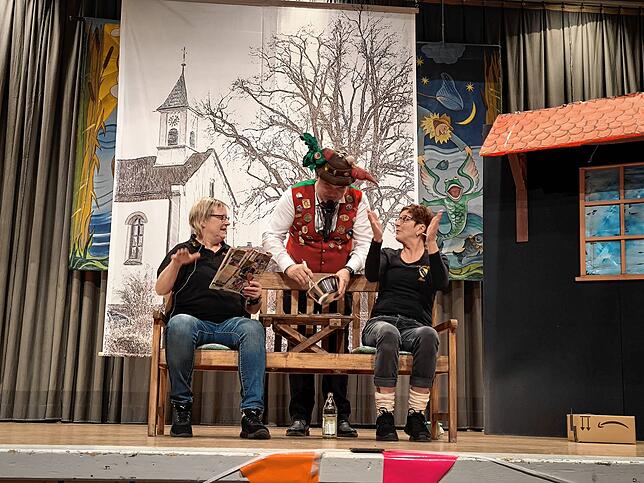 Claudia Wolf (links), Dieter Vetter und Heidi Bruttel kurz vor dem Schaumunglück.