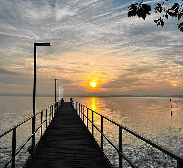 Ein Ort wie kein anderer: Die Haltnau bietet nicht nur im Sommer wie im Herbst wunderbare Sonnenuntergänge, sondern verfügt auch als ...