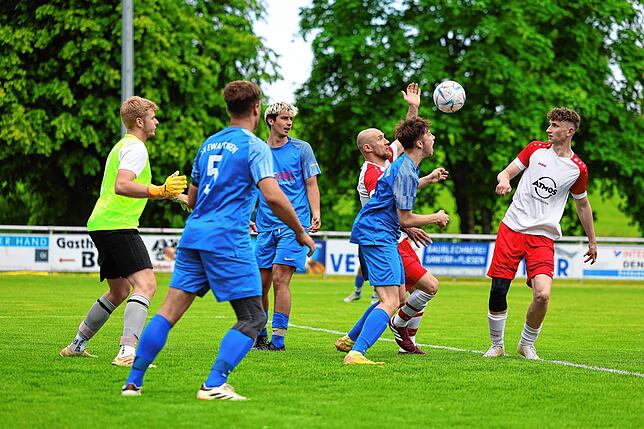 Bild 37: Unsere große Bildergalerie vom Kreisliga-Spitzenspiel zwischen Ewattingen und der SG Lenzkirch-Saig