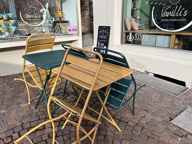 Leere Stühle seien nicht gut für das Stadtbild, sagt Vanessa Lehmann vom Café Vanillis. Sie hat keine Ruhetage. Schuld für die ...