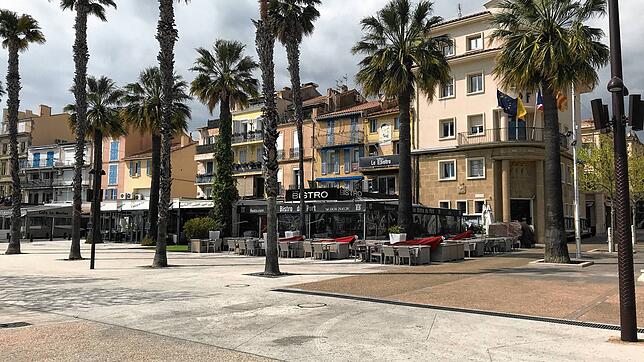 Kein Bummeln und Espresso trinken. Bistros und Restaurants sind geschlossen. Bilder: Ville de Bandol