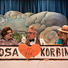 Fräulein Rosa (Erwin Herzner), Herr Korbinian (Roman Sturn) und seit drei Jahren Röslein (Martin Huber) sind der närrische Spiegel der ...
