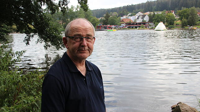 Klaus Lachner, Vorsitzender und Gewässerwart des Angelvereins, kümmert sich um Qualität der Gewässer in der Bergstadt.