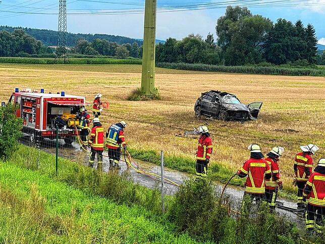 Neben der Feuerwehr war auch der Rettungsdienst, die Polizei und der Notarzt im Einsatz.