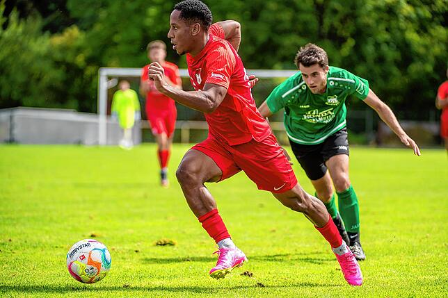 Laufmaschine: Nori Bächle, der Torschütze zum 2:3, war beim 3:3 des FC Tiengen 08 gegen den SV Mundingen kaum zu bremsen.