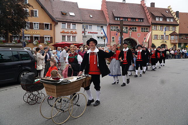 39 Gruppen Trachtenträger, Kindertrachtengruppen, Bürgerwehren und Musikgruppen kommen nach Löffingen zum Kreistrachtenfest.