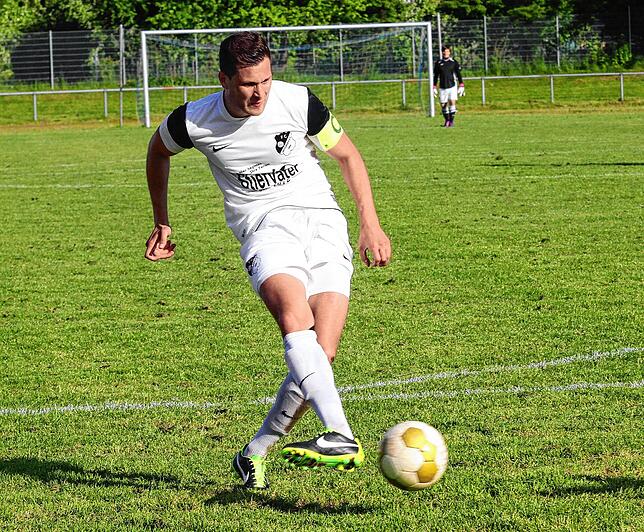 Goldenes Tor: Beim 1:3 seiner Elf im Relegations-Hinspiel beim SV Au-Wittnau traf Kapitän Manuel Meier für den FC Wittlingen. Dank ...