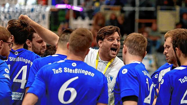 Bedient nach der Heimniederlage: der Steißlinger Trainer Jonathan Stich (hier ein Archivbild).