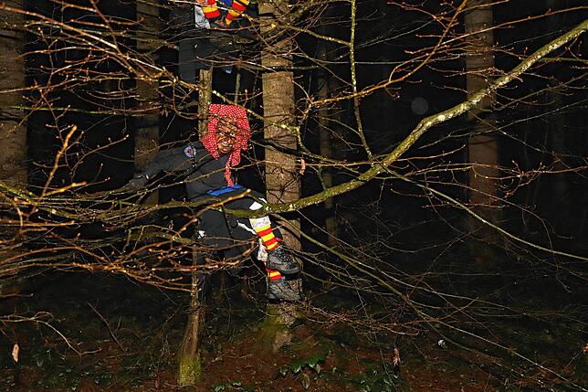Bild 21: Schneeschreck und Riedhexen tanzen am Feuer &ndash; Alle Bilder vom Fasnachtsauftakt in Wollmatingen