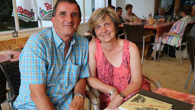 Gabriele und Wolfgang Helm verbrachten ihren Jahresurlaub in Ewattingen, um Nachforschungen über Jakob Zimmermann anzustellen, der in ...