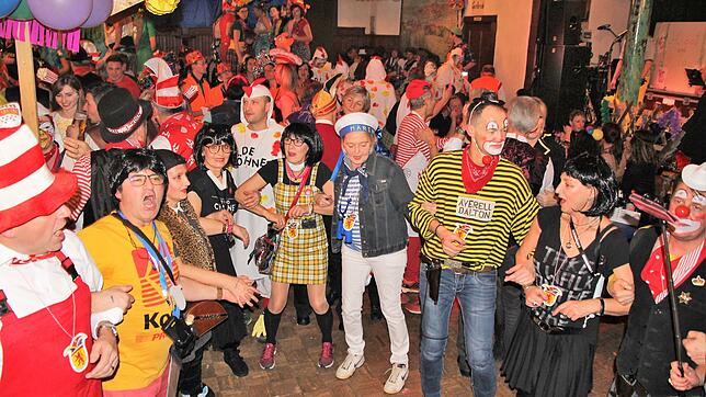 Der Rieswelleball zum Beginn der Fasnettage im Grafensaal ist immer ausverkauft und besticht durch eine tolle närrische Stimmung.