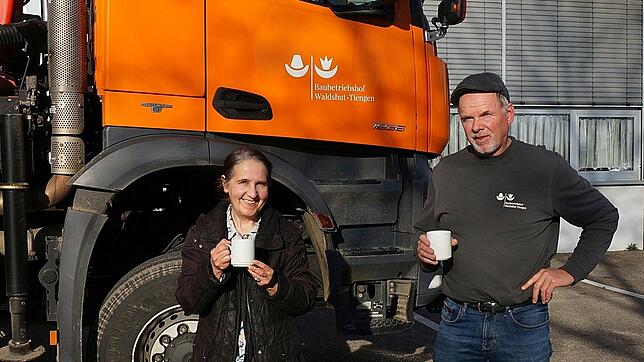 Norbert Eichkorn spricht mit unserer Mitarbeiterin Ursula Freudig über seine Arbeit als Lastwagenfahrer des Baubetriebshofs ...