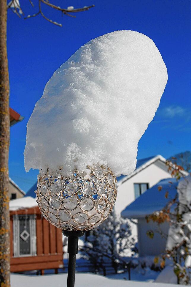 Bild 11: So viel Schnee gab es schon lange nicht mehr: Der Raum Stockach versinkt im weißen Pulver
