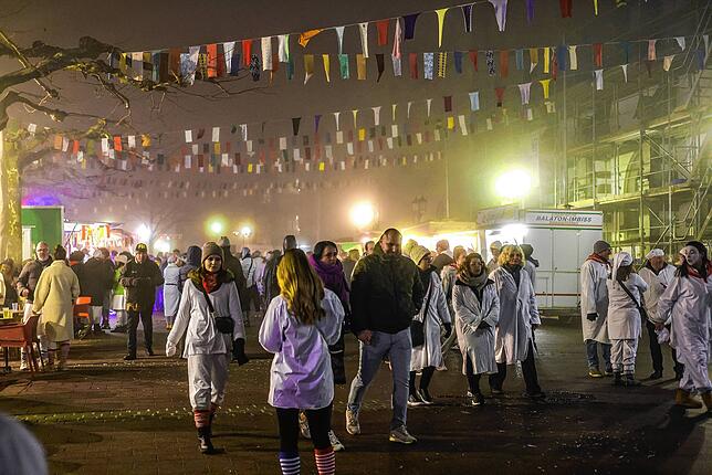 Bild 1: Fasnacht 2023 - Fotos vom Hemdglonkerumzug in Radolfzell