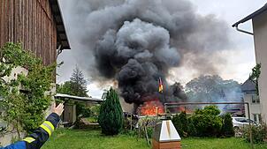 Der Garagenbrand in Lottstetten am Freitag hat einen Schaden von 50.000 Euro angerichtet.
