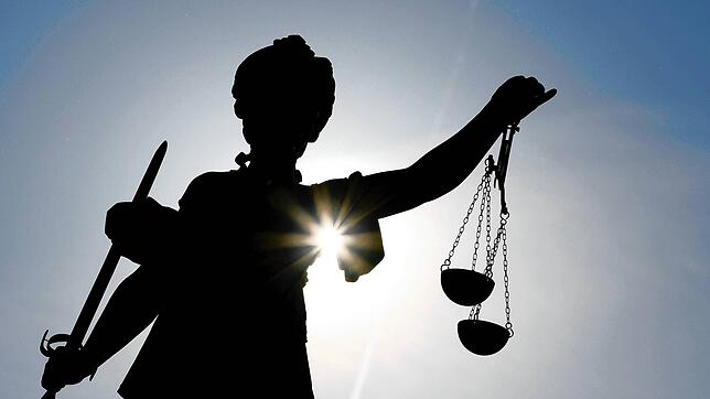 Eine Haftstrafe auf Bewährung hat ein 30-Jähriger erhalten, der im Mai 2022 Sex mit einer damals 13-Jährigen hatte. (Symbolbild)