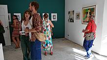 „Kunst im: Wohnzimmer“ ist das erste Ausstellungsprojekt der Crescere-Stiftung, die dafür mit Kunstvermittlerin und SÜDKURIER-Autorin ...