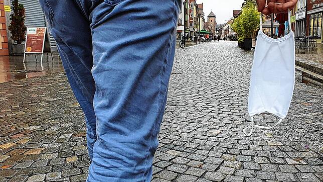 So wird die Maske zwar getragen, aber Mund und Nase sind nicht bedeckt. Das kann in Villingen-Schwenningen sehr teuer werden.