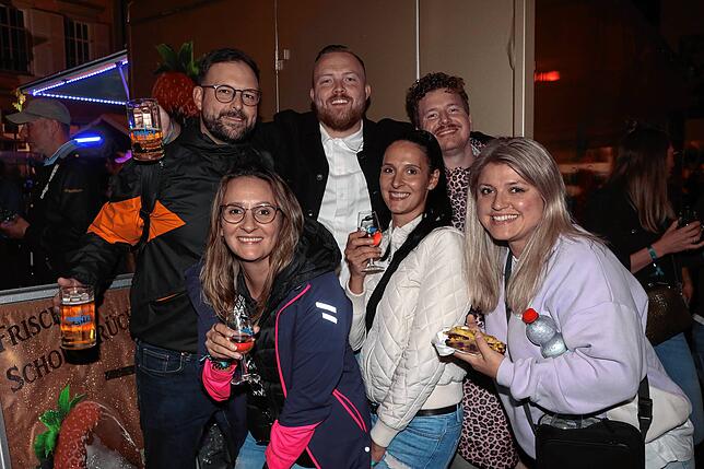 Bild 22: Endlich Wochenende! Das feiern die Besucher beim Konstanzer Weinfest 2025