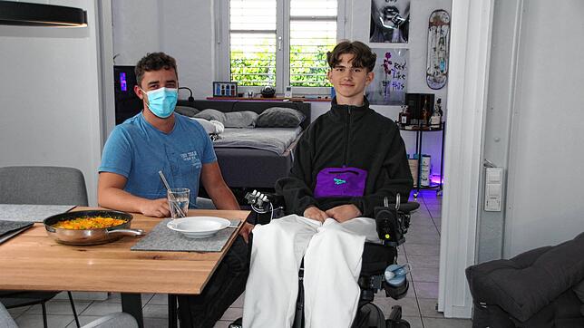 Jannis Pagels (rechts) mit Tino Freudenberg im Mai 2021: Freudenberg ist bereits von Anfang an Teil des Assistenzteams. Er und Jannis ...