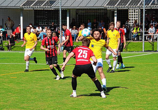 Bild 2: Die besten Bilder vom Landesliga-Spiel FC Königsfeld gegen SG Dettingen-Dingelsdorf