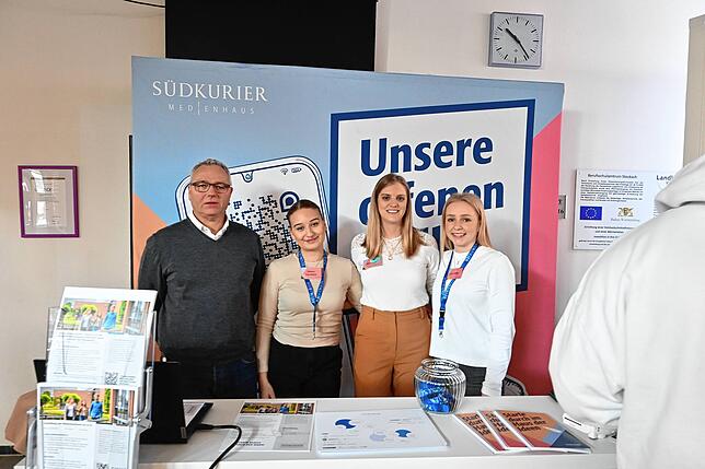 Der SÜDKURIER-Stand auf dem Karrieretag 2023 in Stockach.