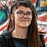 Lara Fichtner dankte als Sprecherin der Teestube für die gute Zusammenarbeit.