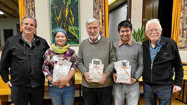 Beim Infoabend im Magnushaus (von links): Frank Geiger, Digna de la Paz Orellana, Rudi Reitinger, Carlos Antonio Tabora und Willi ...