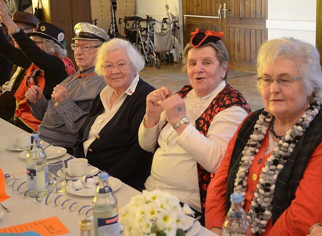 Bild 22: Bilder von der bunten Fasnacht für Senioren in der Stadthalle