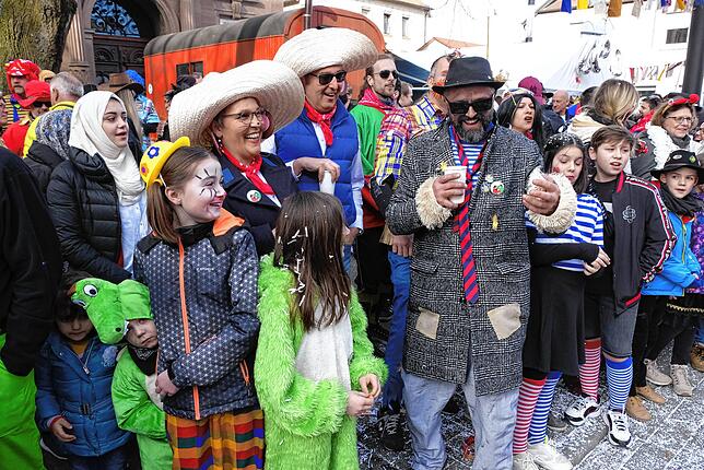 Bild 28: Bilder vom großen Fasnet Samschdig-Umzug der Poppele-Zunft (3)