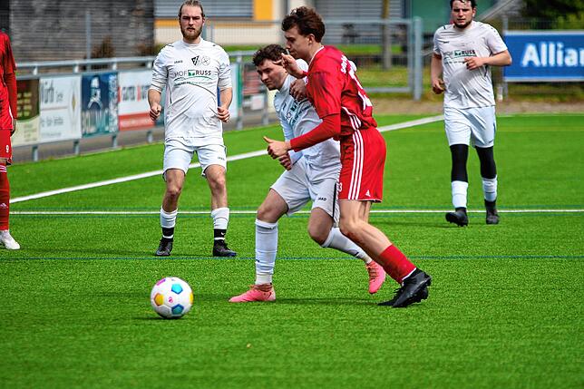 Bild 19: Spvgg Wutöschingen II siegt 3:1 gegen SG Lottstetten/Altenburg – und wir haben Fotos!