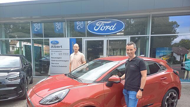 Der vollelektrische Ford Puma Gen-E überzeugt mit Dynamik und einer Reichweite von rund 380 Kilometern. Steffen Albert (rechts) und ...
