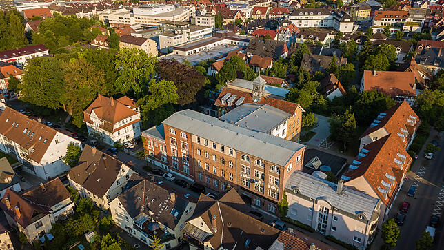 Mit dem und am Bürk-Areal soll das neue Museumsquartier in VS-Schwenningen entstehen. Jetzt will das Kulturamt mit der Konzeption ...