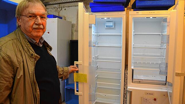 Eine ganz neue Erfahrung für Günther Wieth: keine Molkereiprodukte in den Kühlschränken. Seitdem die Lebensmittelspenden der Discounter ...