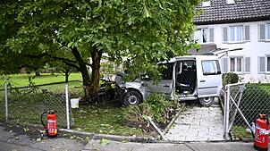 Alle drei Insassen wurden verletzt, zwei von ihnen schwer.