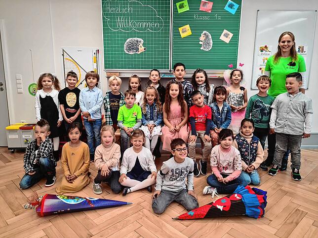 Die Klasse 1a der Villinger Klosterringschule mit Klassenlehrerin Martina Özden.
