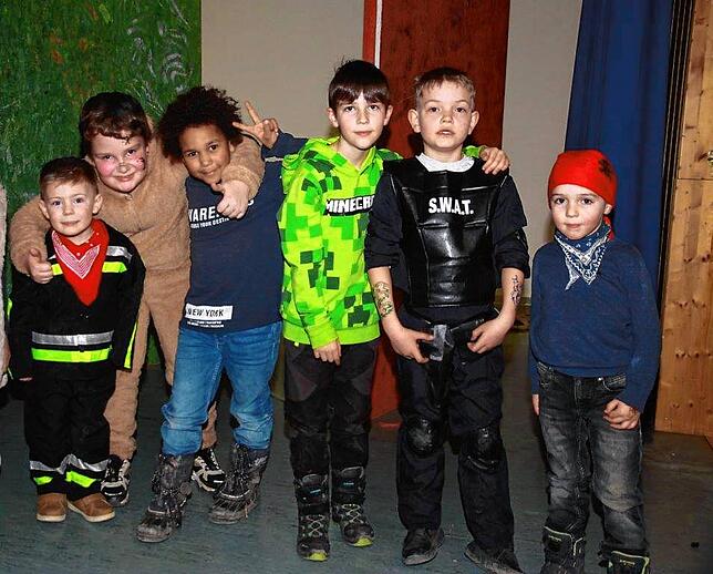 Bild 2: Fasnacht in Mühlingen: Umzug, Narrenkutsche und Spaß für Kinder bei der Sunnelöscherzunft!