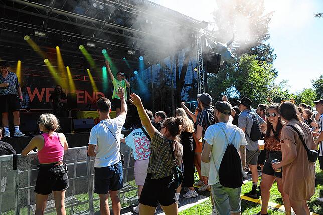 Bild 38: Gute-Zeit: Bilder von DJ Pretty Pink und Anja Schneider beim Festival in Konstanz