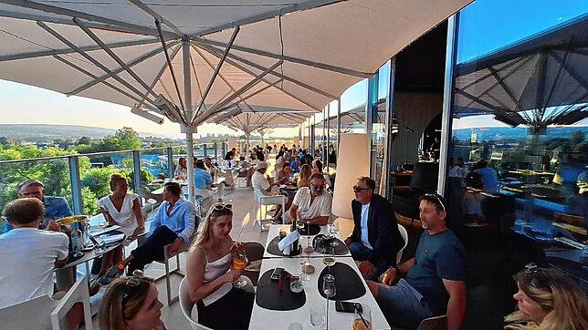 Bild 11: Beste Laune, bestes Wetter, bestes Essen: Bilder der Eröffnung des Restaurants Volare in Konstanz